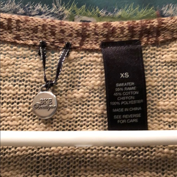 BKE cardigan - Picture 3 of 3